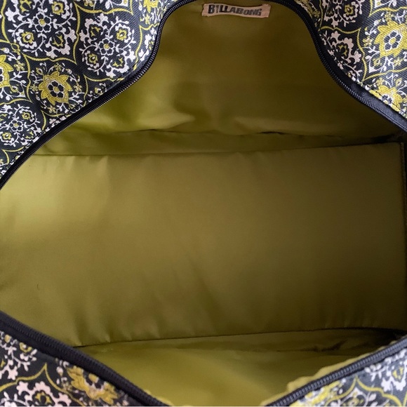 Billabong Large Floral Weekend Travel Bag - Picture 6 of 14